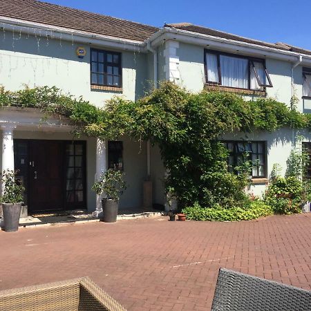 Parc Lodge Guesthouse Bridgend  Kültér fotó
