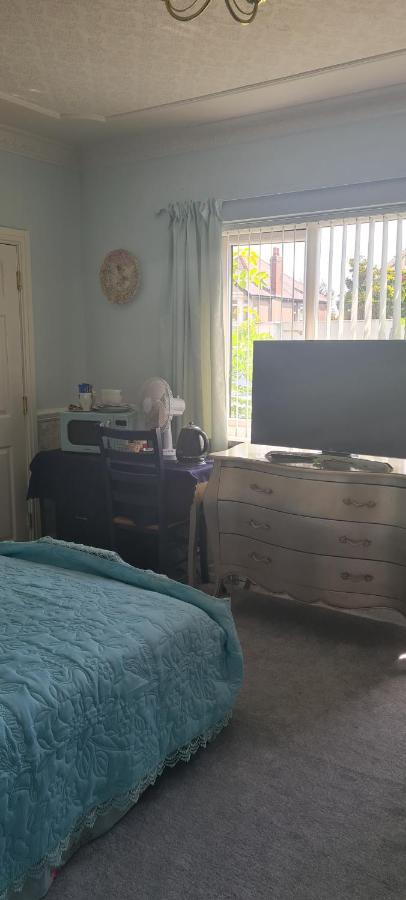 Parc Lodge Guesthouse Bridgend  Kültér fotó
