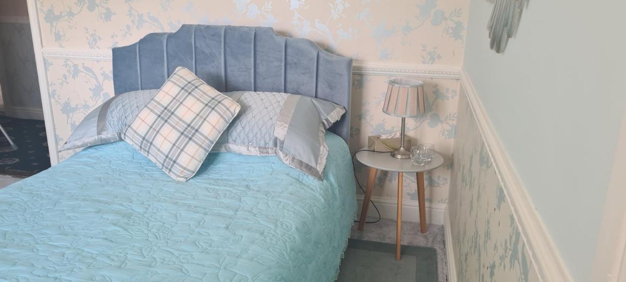 Parc Lodge Guesthouse Bridgend  Kültér fotó