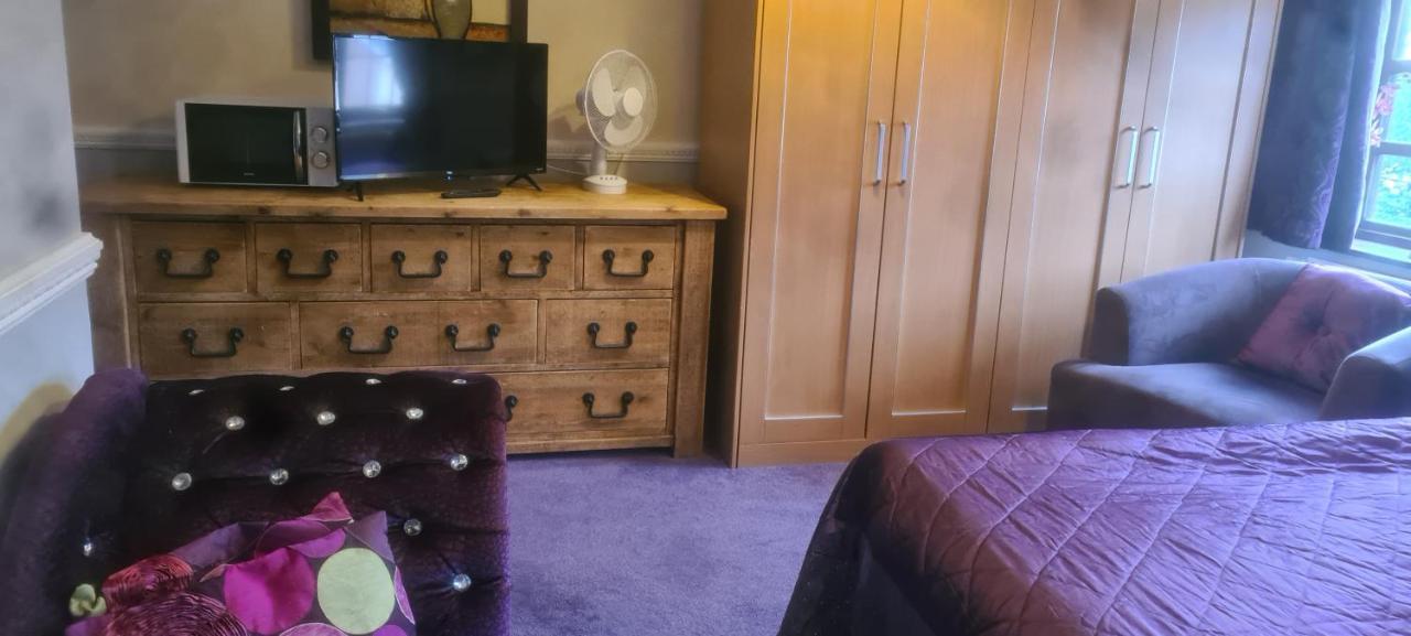 Parc Lodge Guesthouse Bridgend  Kültér fotó
