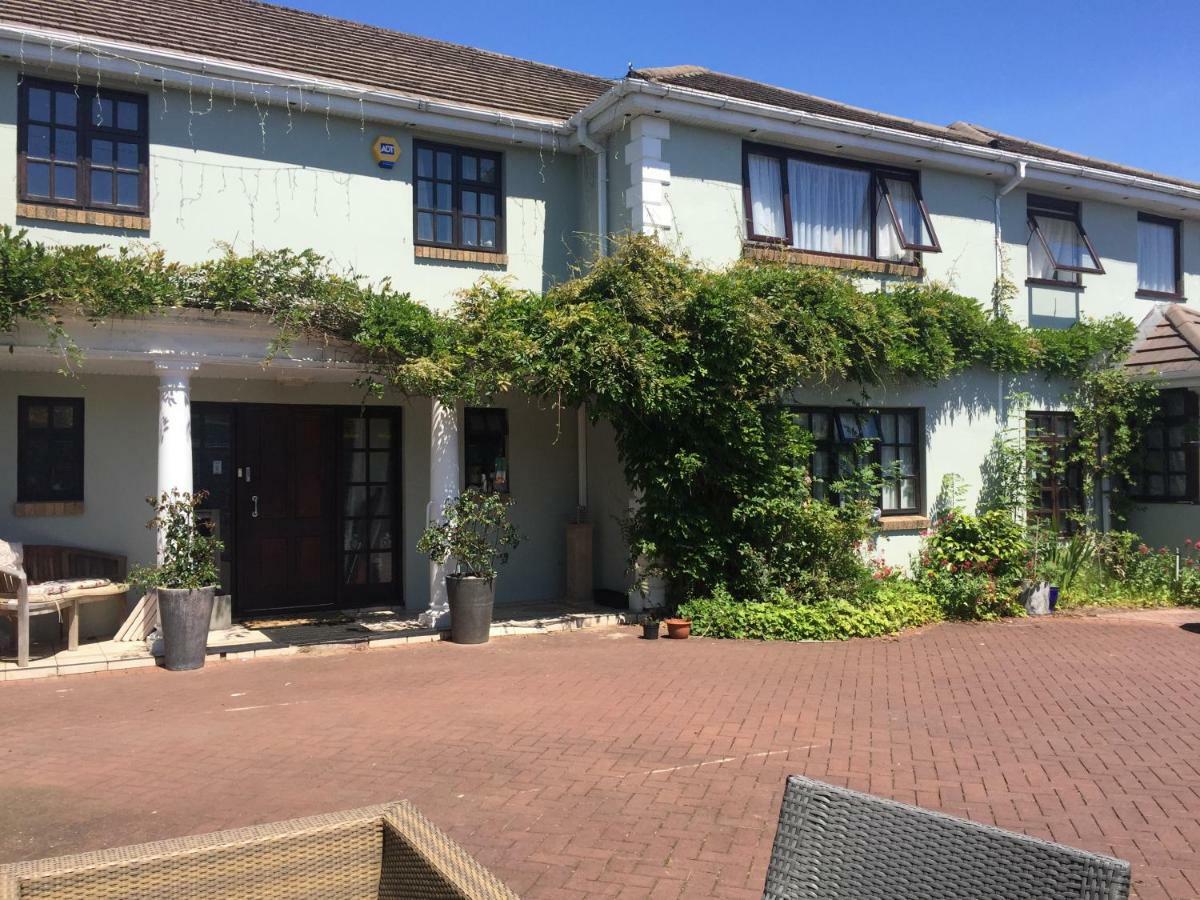 Parc Lodge Guesthouse Bridgend  Kültér fotó