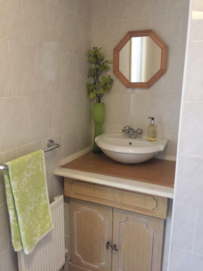 Parc Lodge Guesthouse Bridgend  Kültér fotó